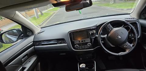 Mitsubishi OUTLANDER 2019