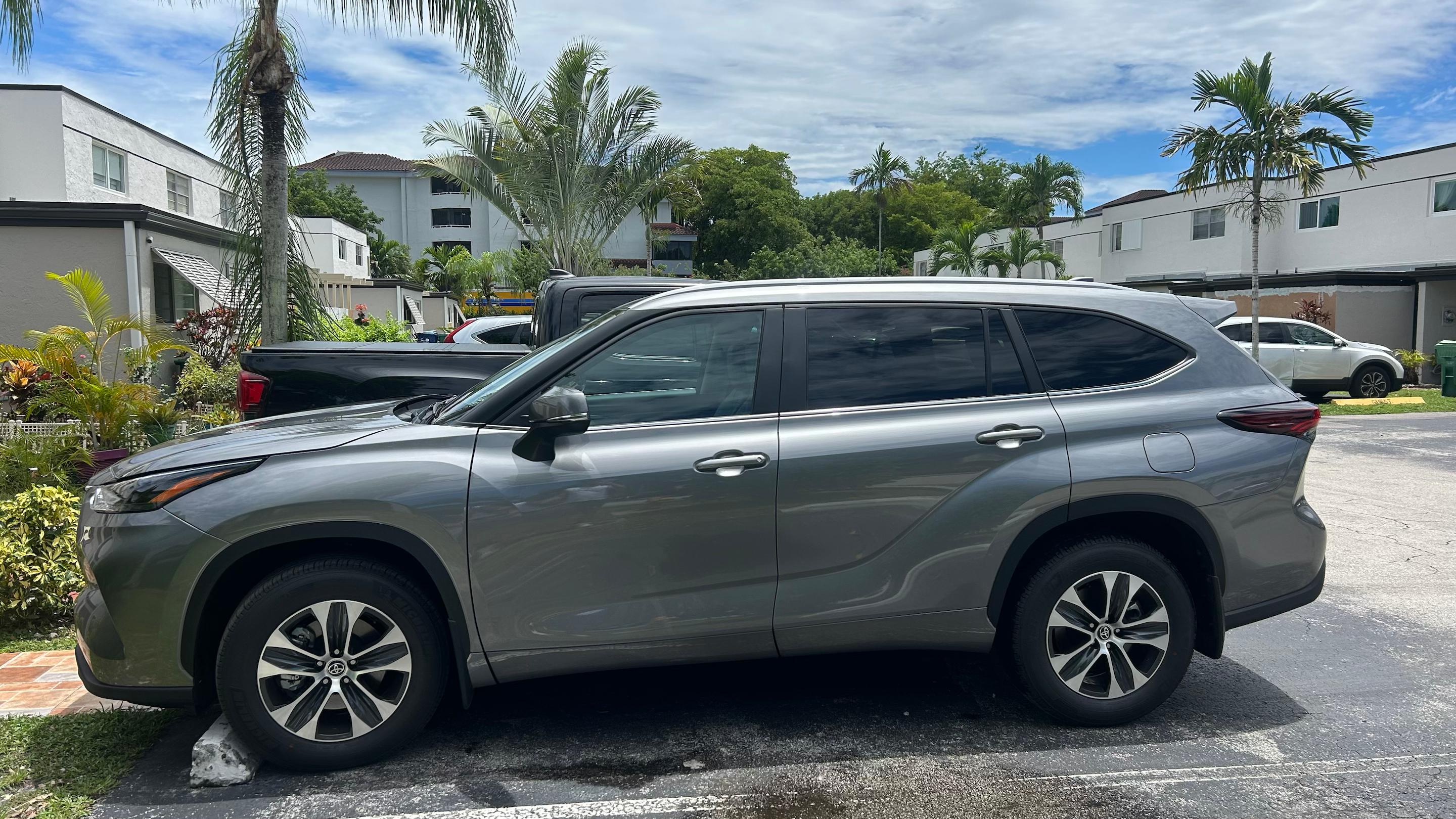 Toyota Highlander 2025 in Miami, FL