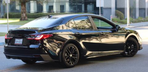 Toyota Camry Hybrid 2026