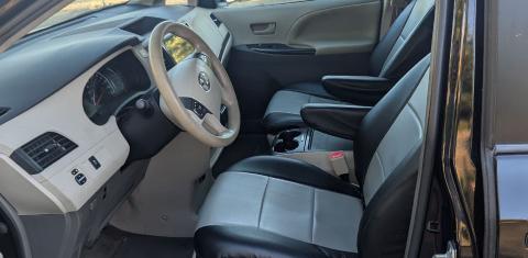 Toyota Sienna 2012