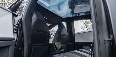 Tesla Cybertruck 2026