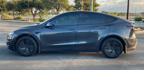 Tesla Model Y 2026