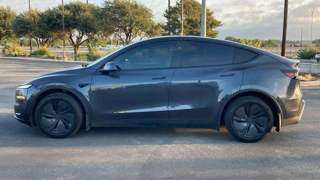 Tesla Model Y 2026 in 