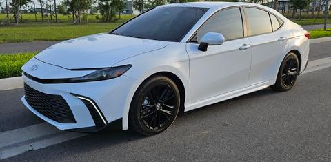 Toyota Camry Hybrid 2025