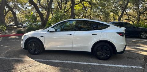 Tesla Model Y 2026