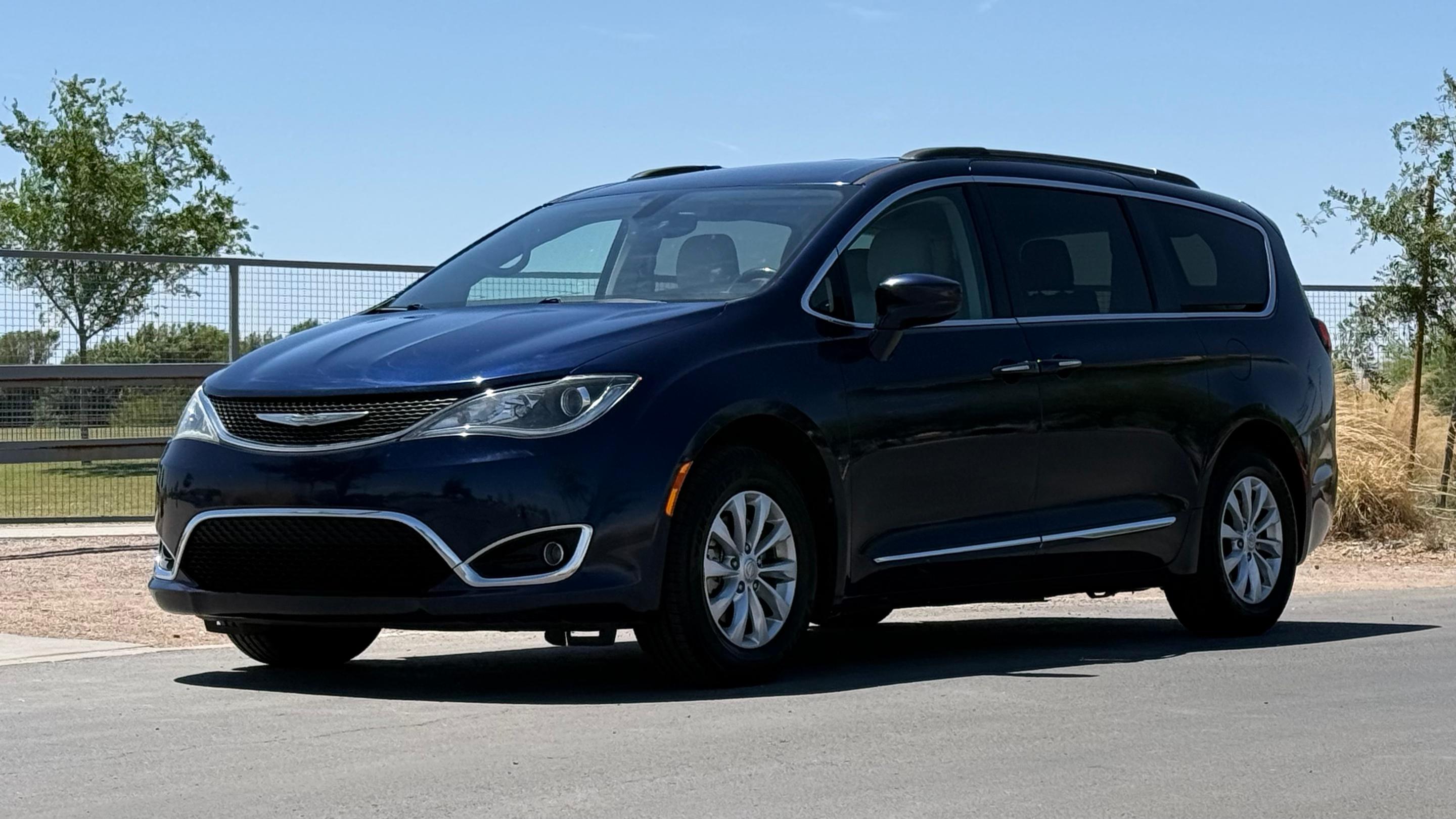 Chrysler Pacifica 2017 in Gilbert, AZ