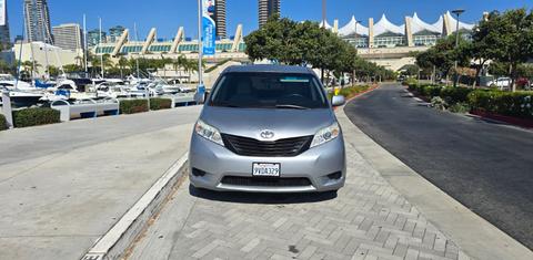 Toyota Sienna 2015