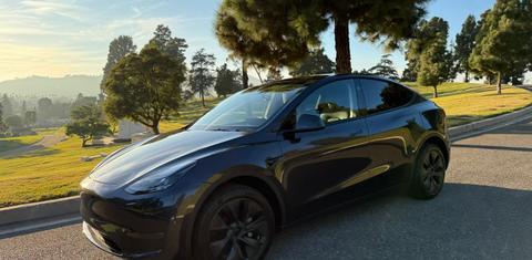 Tesla Model Y 2025