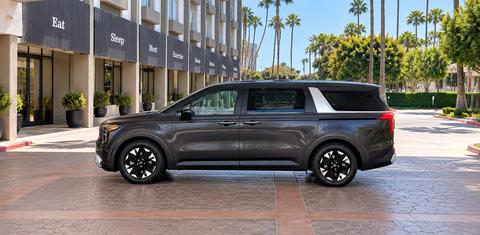 Kia Carnival Hybrid 2026