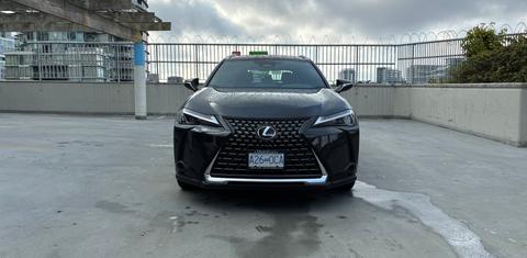 Lexus UX 2025