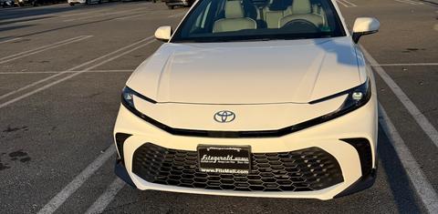 Toyota Camry Hybrid 2026