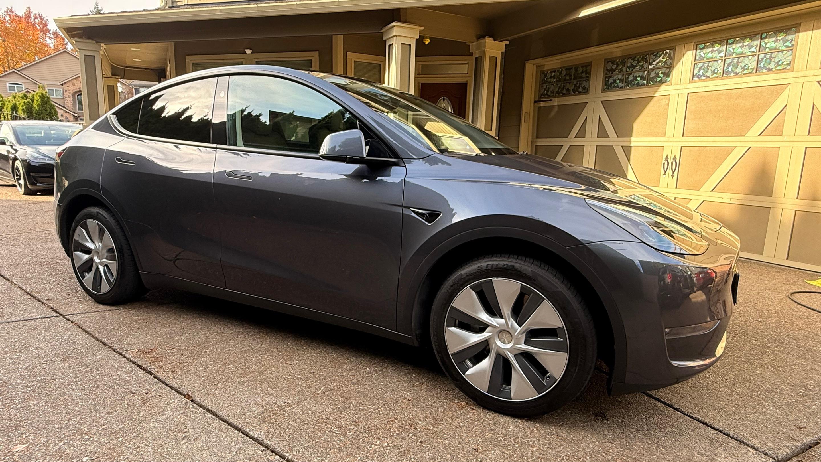 Tesla Model Y 2023 in Vancouver, WA