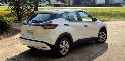 Nissan Kicks Play 2025