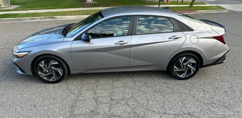 Hyundai Elantra 2025