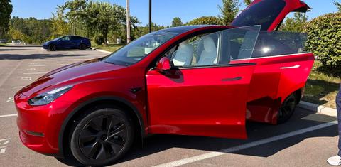 Tesla Model Y 2024