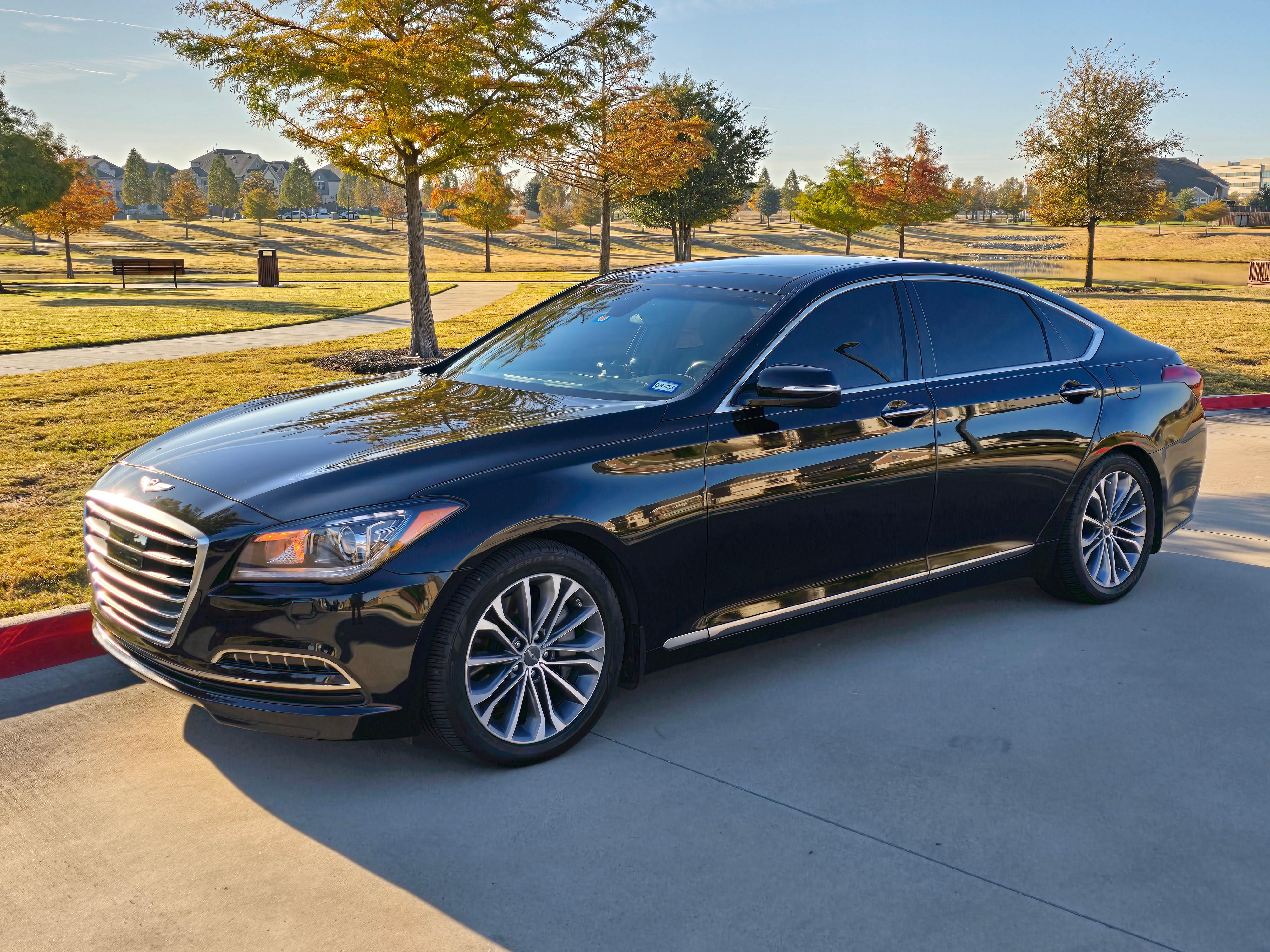 Hyundai Genesis 2015 in Mansfield, TX