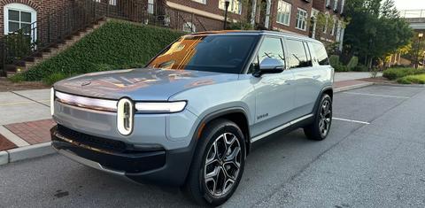Rivian R1S 2025