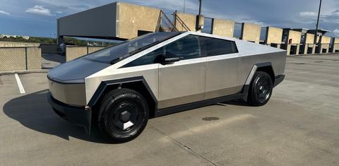 Tesla Cybertruck 2025