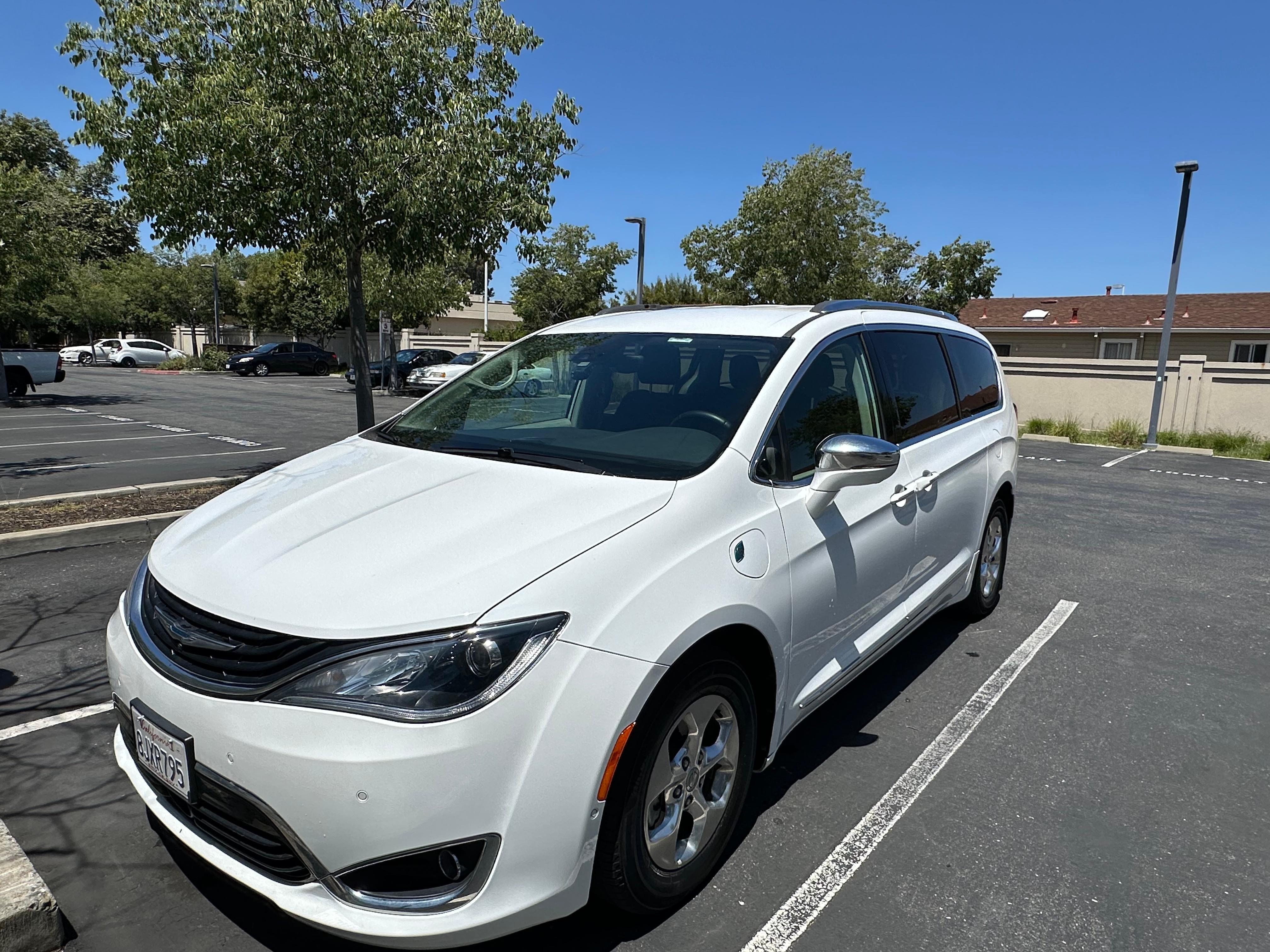 Chrysler Pacifica 2018 in Castro Valley, CA