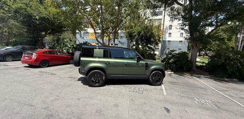 Land Rover Defender 2026