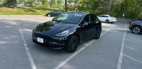 Tesla Model Y 2024