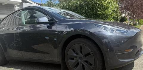 Tesla Model Y 2025