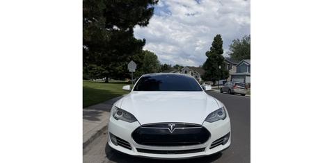 Tesla Model S 2015