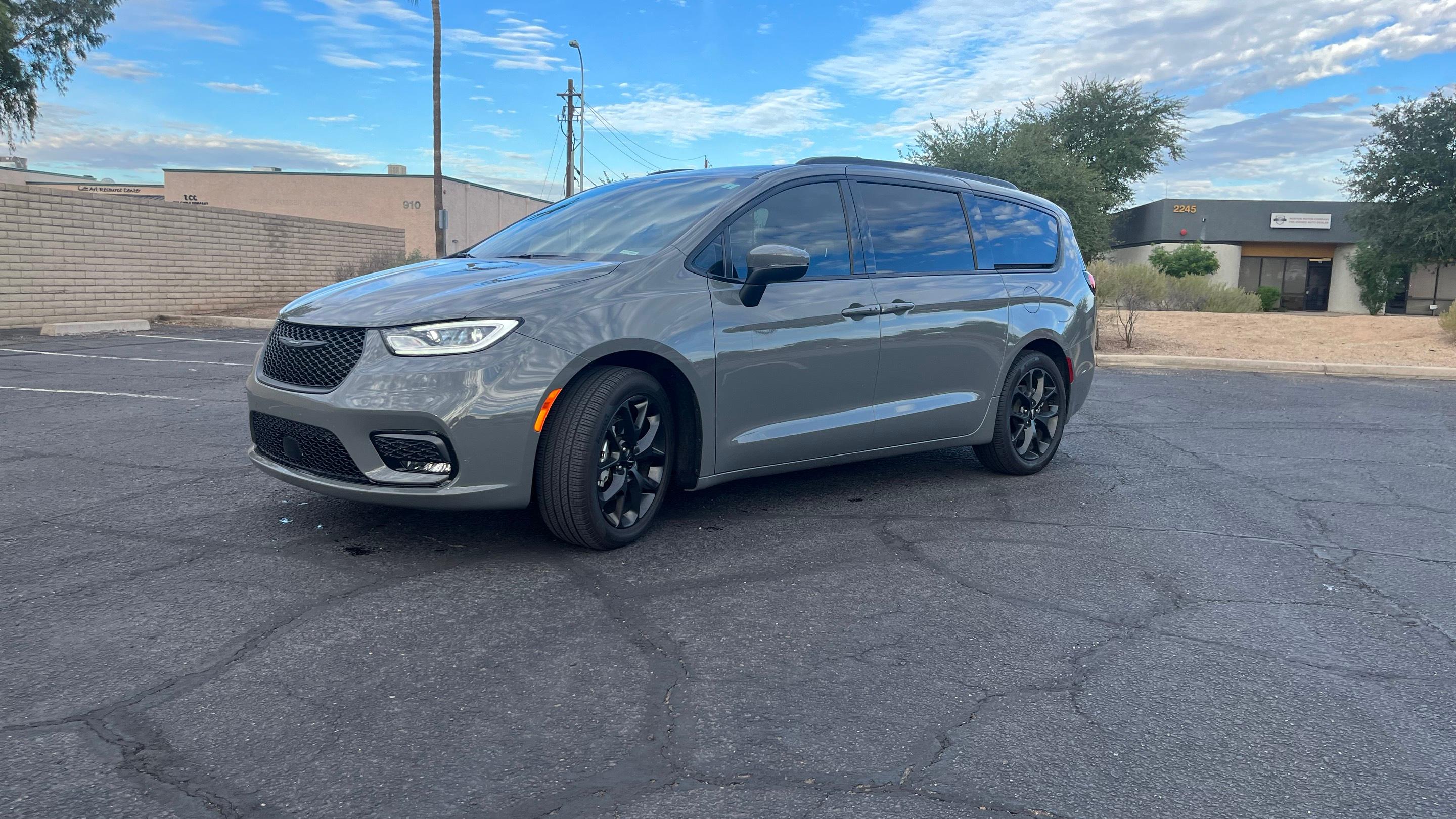 Chrysler Pacifica 2023 in 