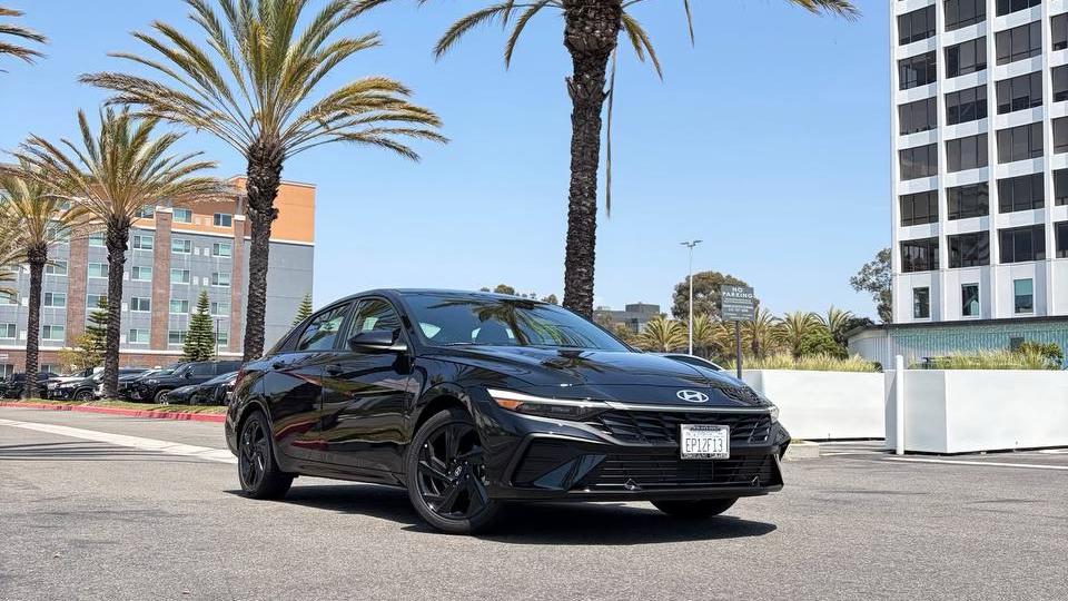 Hyundai Elantra 2026 in 