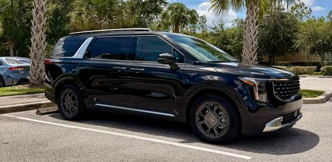 Kia Carnival Hybrid 2026