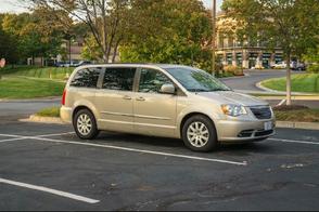 Chrysler Town & Country car