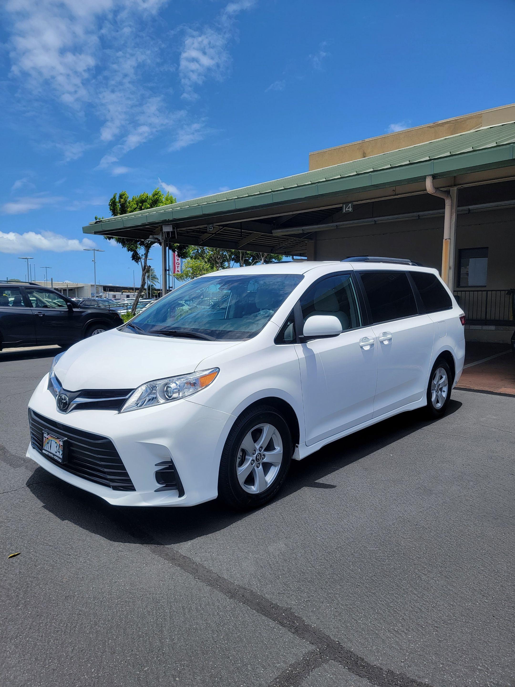 Toyota Sienna 2019 in Honolulu, HI