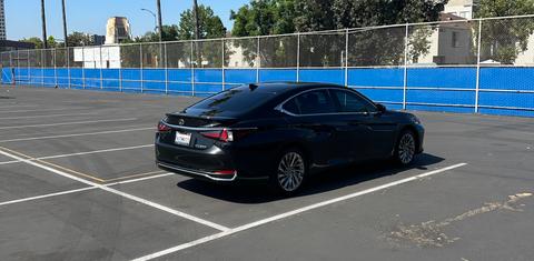 Lexus ES 2025