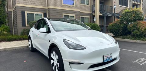 Tesla Model Y 2024