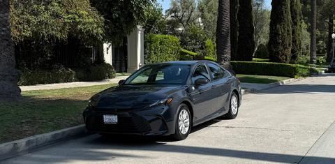 Toyota Camry Hybrid 2025