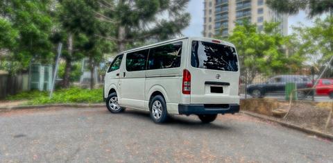 Toyota HIACE 2015
