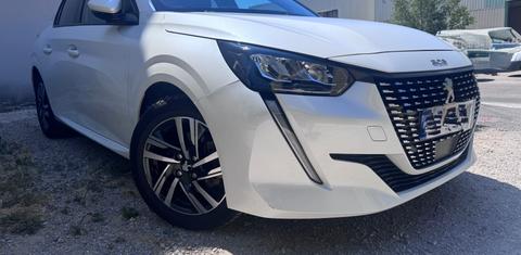 Peugeot 208 2021