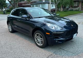 Porsche Macan car