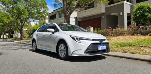 Toyota COROLLA 2024