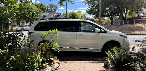 Toyota Sienna 2016