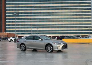Lexus ES car