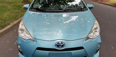Toyota Prius c 2014