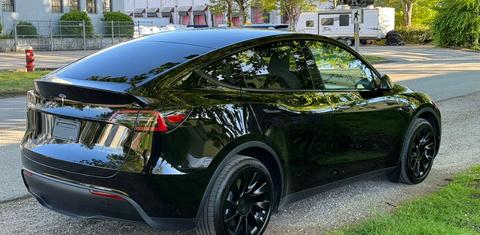 Tesla Model Y 2024