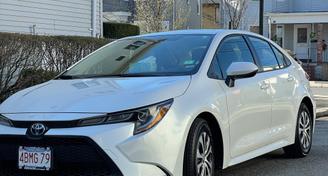 Toyota Corolla Hybrid 2022 — Car rental alternative in Lynn, MA