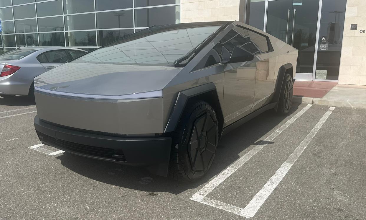 Tesla Cybertruck 2024