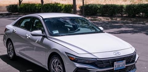 Hyundai Elantra 2024