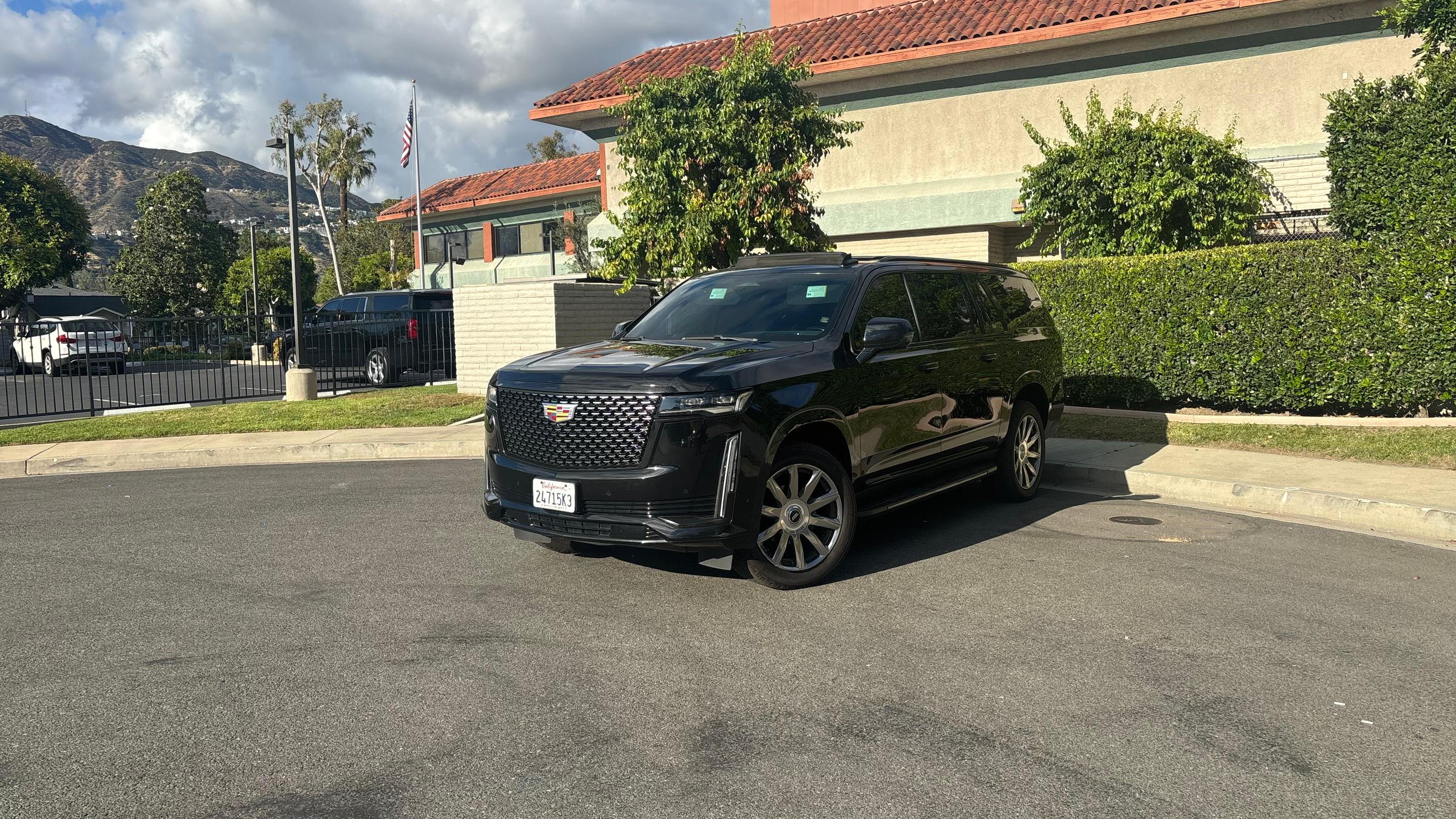Cadillac Escalade ESV 2023 in 