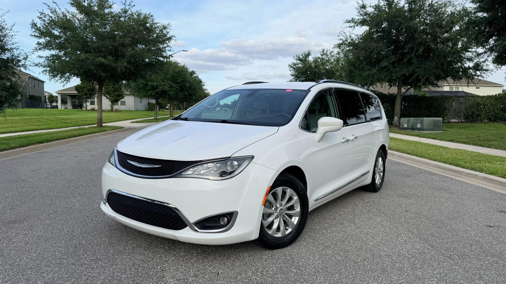 Chrysler Pacifica 2018 in 