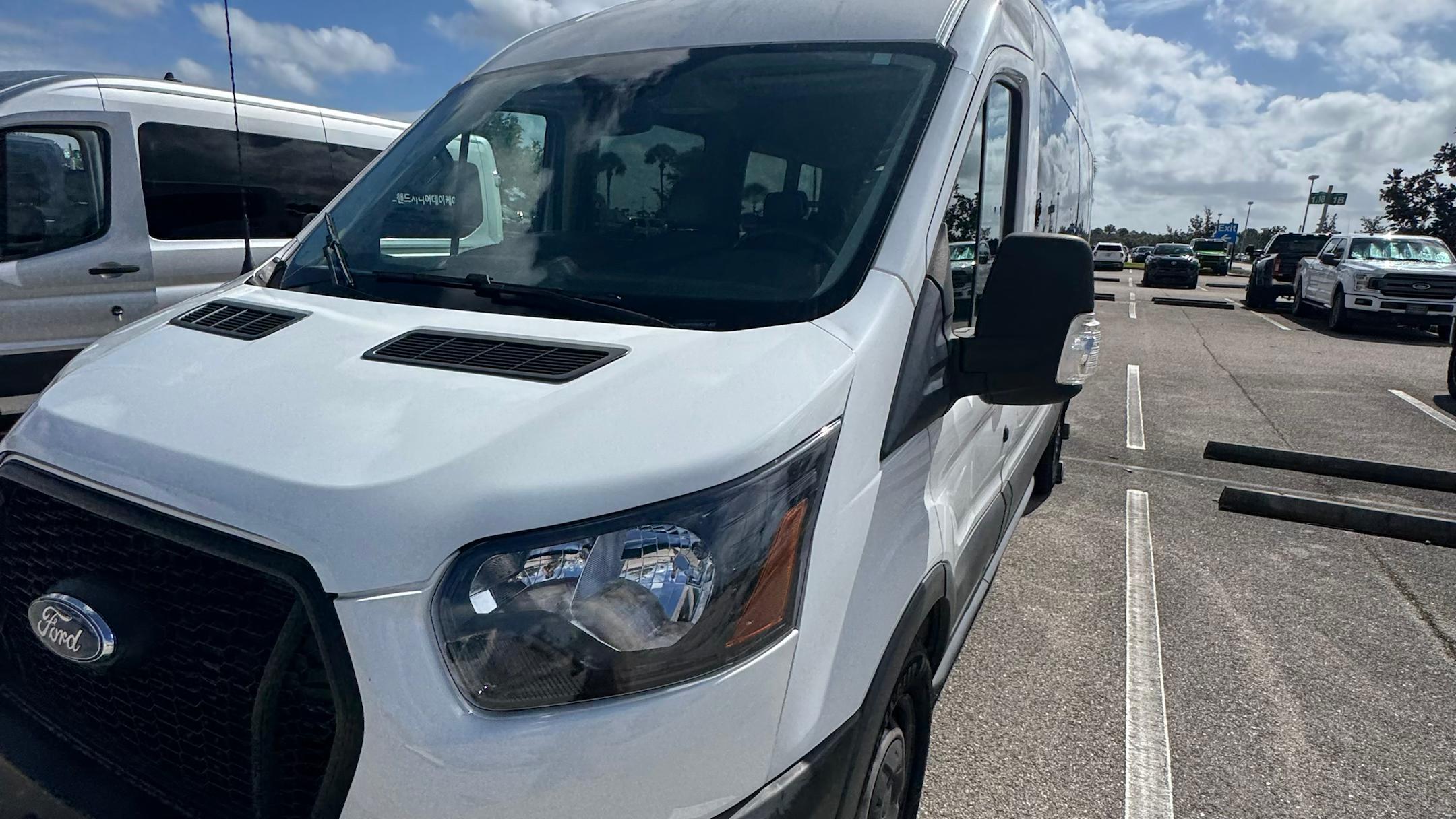 Ford Transit-350 Wagon 2021 in 
