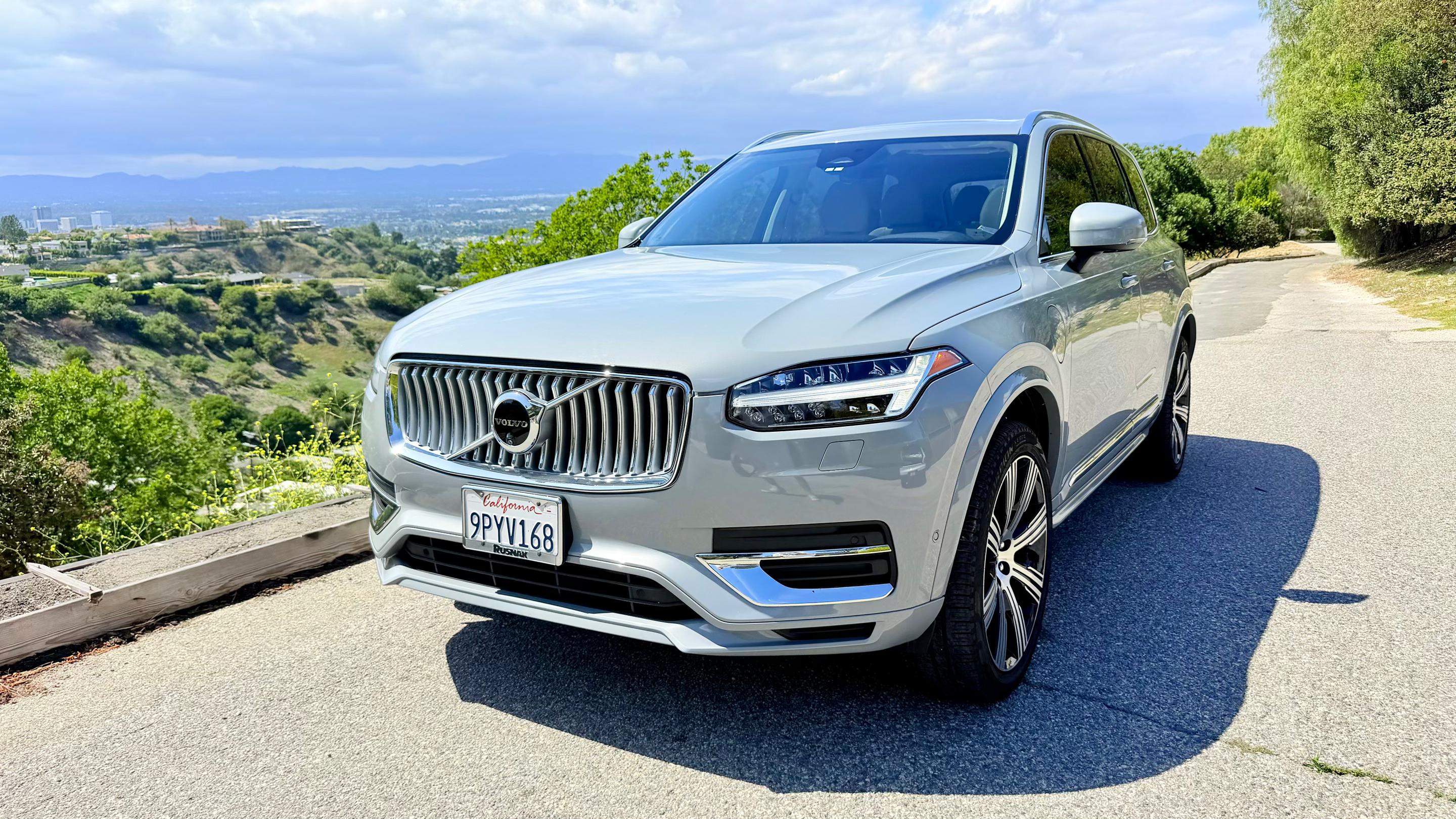 Volvo XC90 Plug-In Hybrid 2025 in Los Angeles, CA